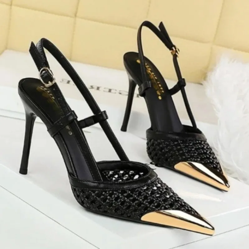 

Новая летняя женская обувь, модные золотые босоножки на высоком каблуке с заостренным носком для женщин, сексуальные дизайнерские туфли на высоком каблуке, Sandalias Mujer