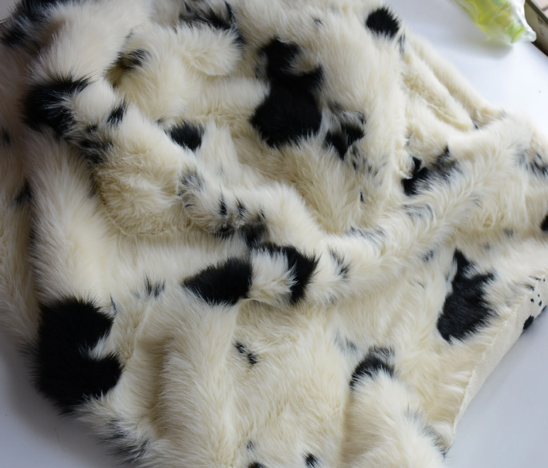 

1yard Toy Doll Coat Vest Stage Cosplay DIY Newborn Photographic fabric Cow patterned jacquard large fur Fabrics For clothing
