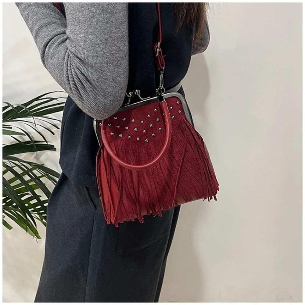 Elegante Nieten-Umhängetasche mit Quasten, vielseitige Schultertasche, lässige Handtasche für Damen – Detail 6