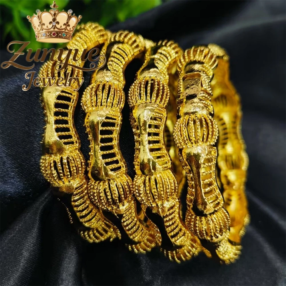 

Sand Gold Hollowed-Out Bracelet Luxury Quality Jewelry Best Selling Fashion Fine Jewelry Exquisite Charms Popular Elegant Gift
