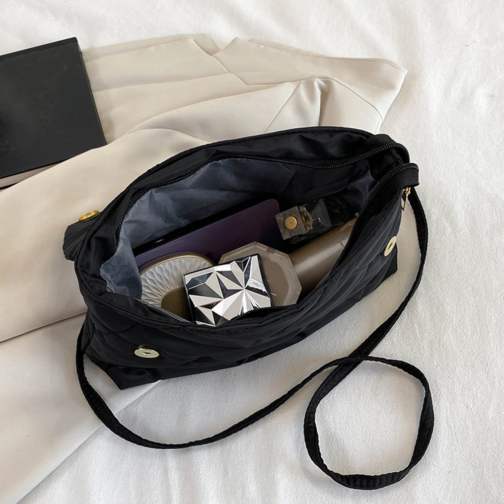 سعة كبيرة Crossbody ساحة حقائب سلسلة عادية المرأة تحت الإبط حقائب موضة مبطن كل مباراة الشتاء بسيط للفتيات التسوق