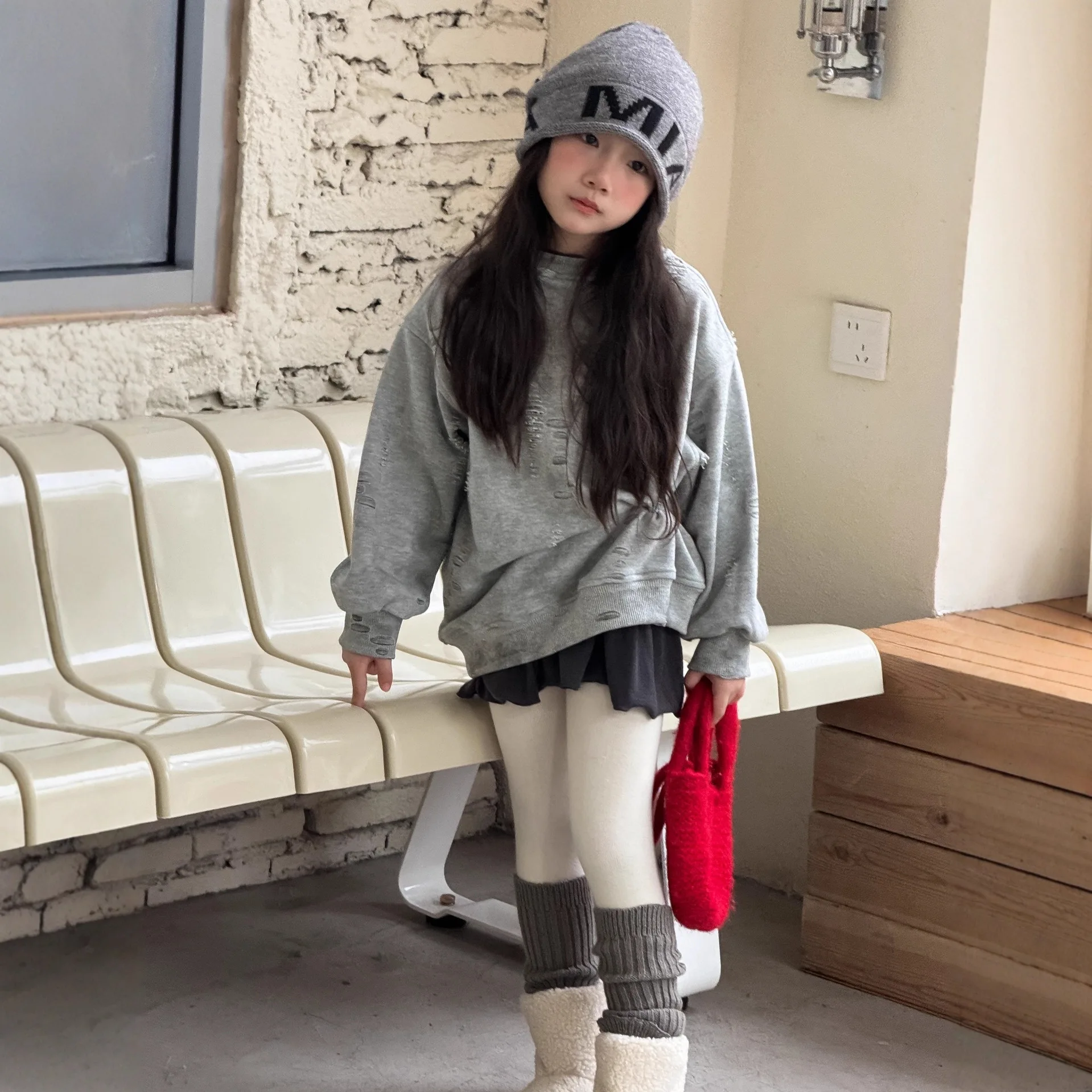 Girls Top 2025 Autumn and Winter New Round Neck Distressed Loose Hole Hoodie Design Sense Fashionable Daily Casual
