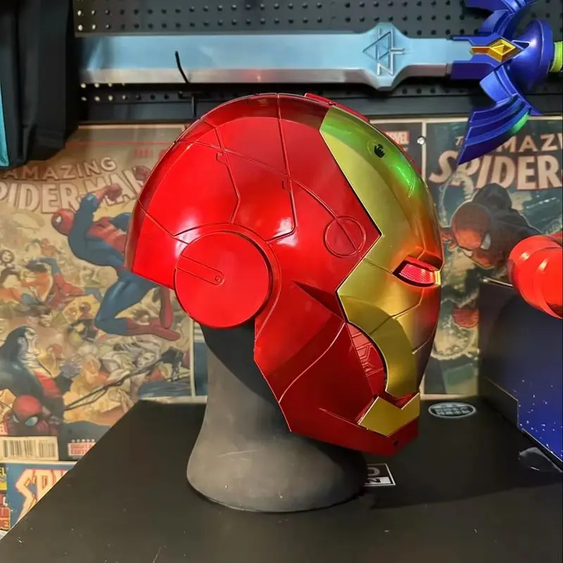 Marvel Iron Man Merchandise Helm Mk5 Tragbares Sammlerspielzeug mit lichtemittierendem und manuellem Öffnungs-/Schließfunktion als Geschenk für Jungen