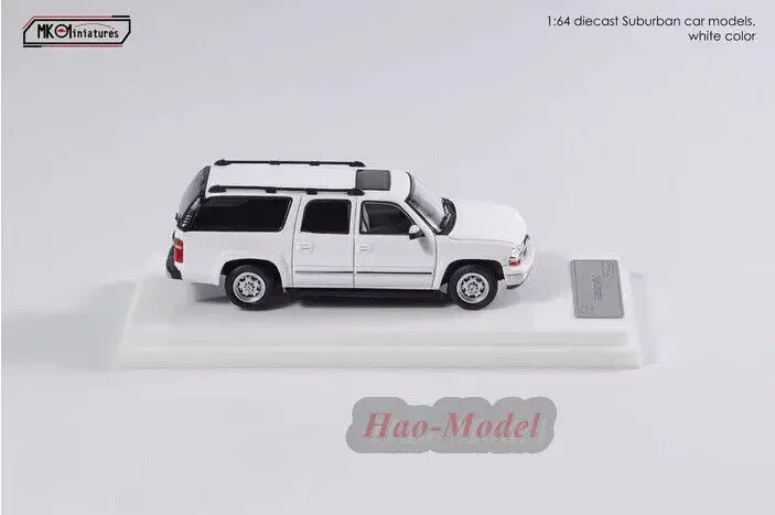 MK 1/64 For Chevrolet Suburban 2003 Car Model Alloy Diecast Simulation Toys Boys Birthday Gifts Hobby Display Ornaments White