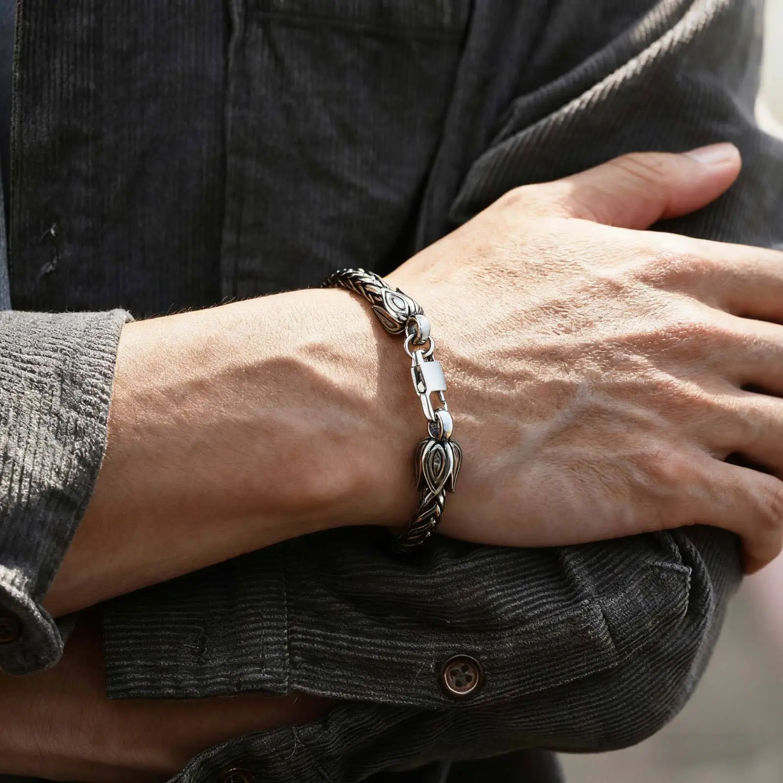 Vnox Men's Dragon Bone Chain Bracelet, Vintage Stainless Steel  Handmade Punk Jewelry Gift for Husband Father, 22cm Hand Chain