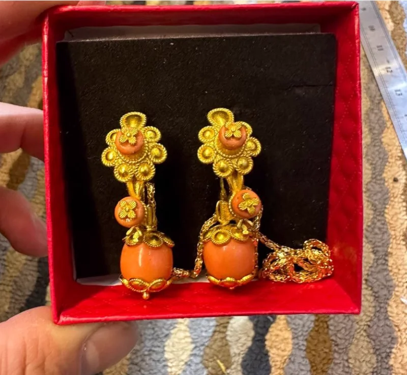 

Nepalese Plum Blossom Gold-plated Earrings With Chinese Ethnic Style Earrings