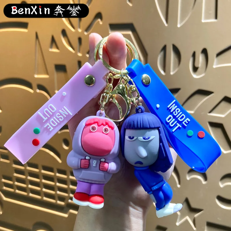 Minso かわいい人形キーホルダーバッグペンダント、漫画のカップルカーキーチェーンペンダント、絶妙な小さなギフト