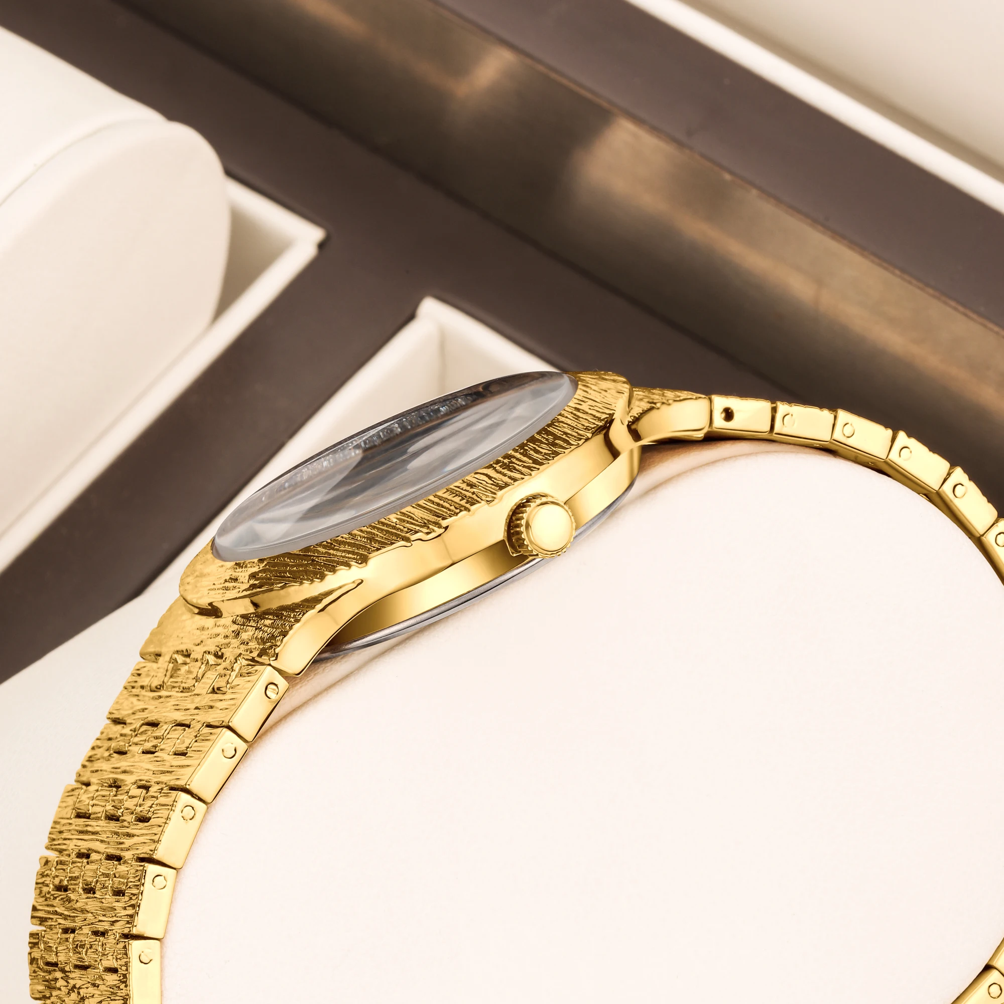 Лидер продаж 2024, новые женские часы бренда YaLaLuSi, деловые Роскошные скульптурные часы с золотым корпусом и ионным золотым покрытием