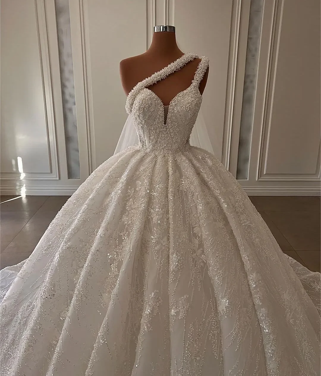 Customized Luxury B…