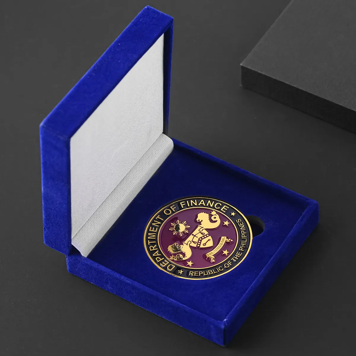 

﻿ Chinese factory customized gold soft enamel zinc alloy 3D 2D challenge coin commemorative customized coin with edge