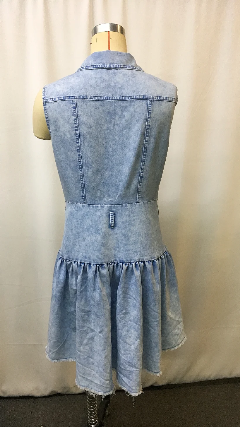Vestido feminino vintage jeans com babados e chapéu de cowboy