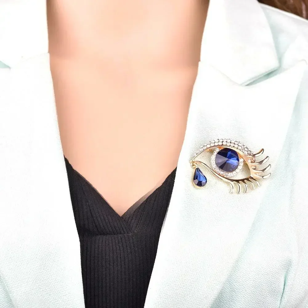 Blue Water Drop Crystal Eye Brooch Female Eye of Horus Rhinestone Tear Angle Brooch Ladies Amulet Dress Clothing Accessories