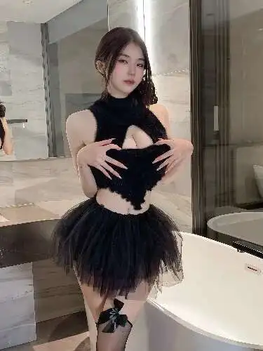 Doux femmes débardeur Mini robe 2025 nouvelle mode Sexy Style Mature vison velours Sexy poitrine exposant pull robe courte élégante MUJ8