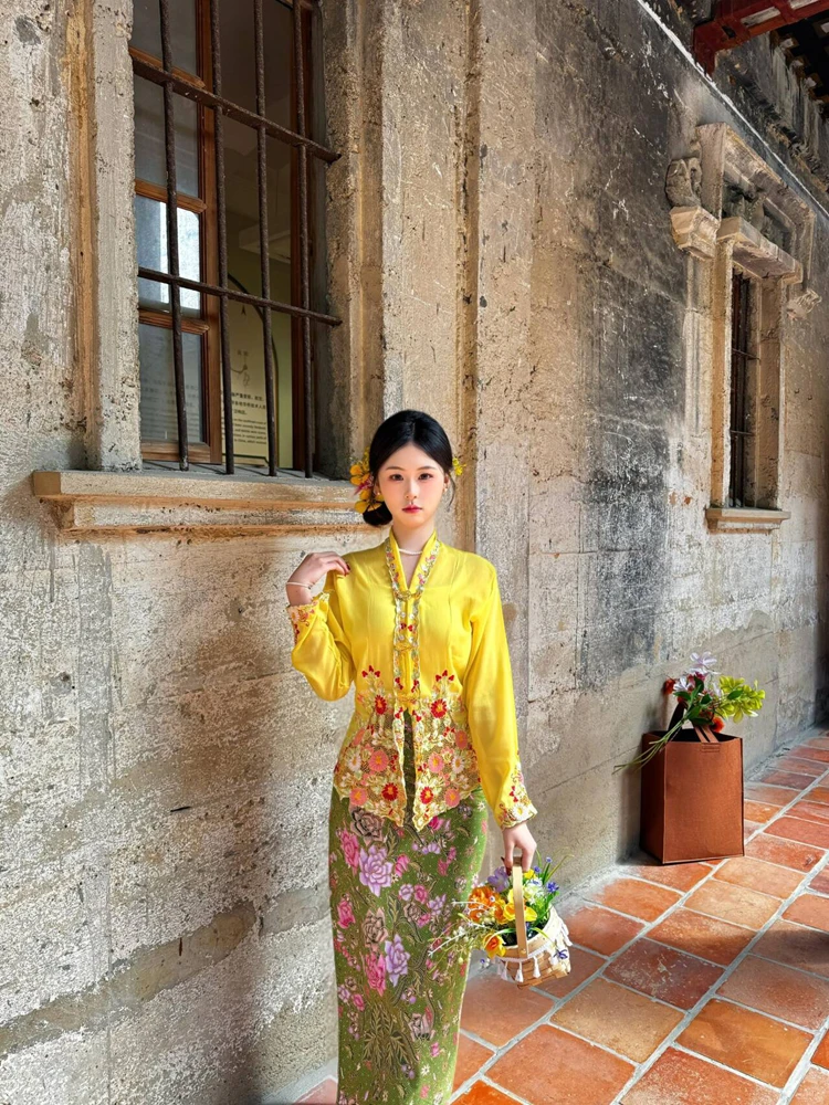 New Style Xishuangbanna Floral Hairpin Set Photography Costume Ethnic Dai  Little Nanyang Super Fairy Tale Photography C...