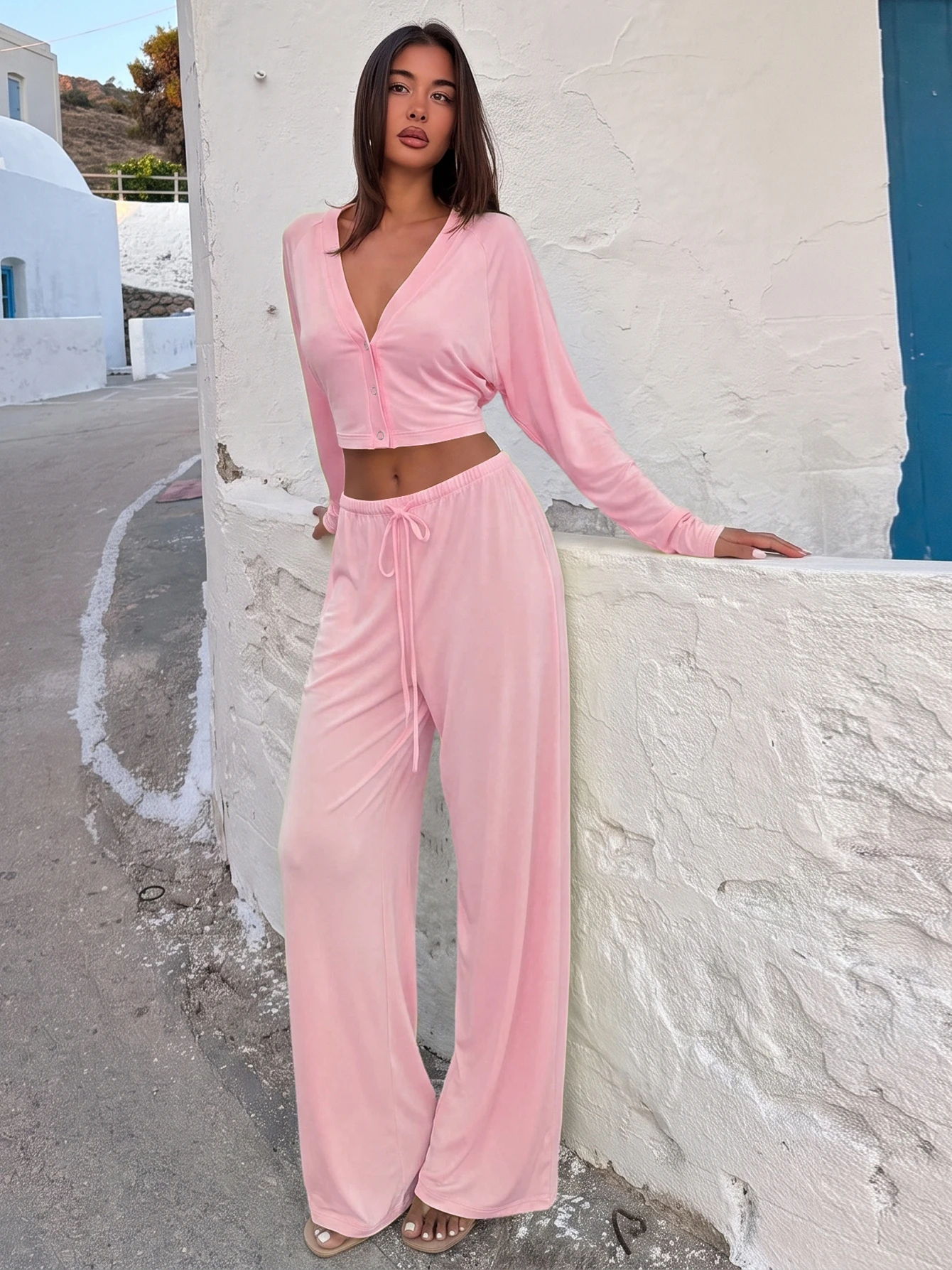 Hugcitar Fashion 2 Piece Sets V Neck Long Sleeve Buttons Crop T-Shirt Drawstring Pants Fall Women Outfits Party Streetwear Sport