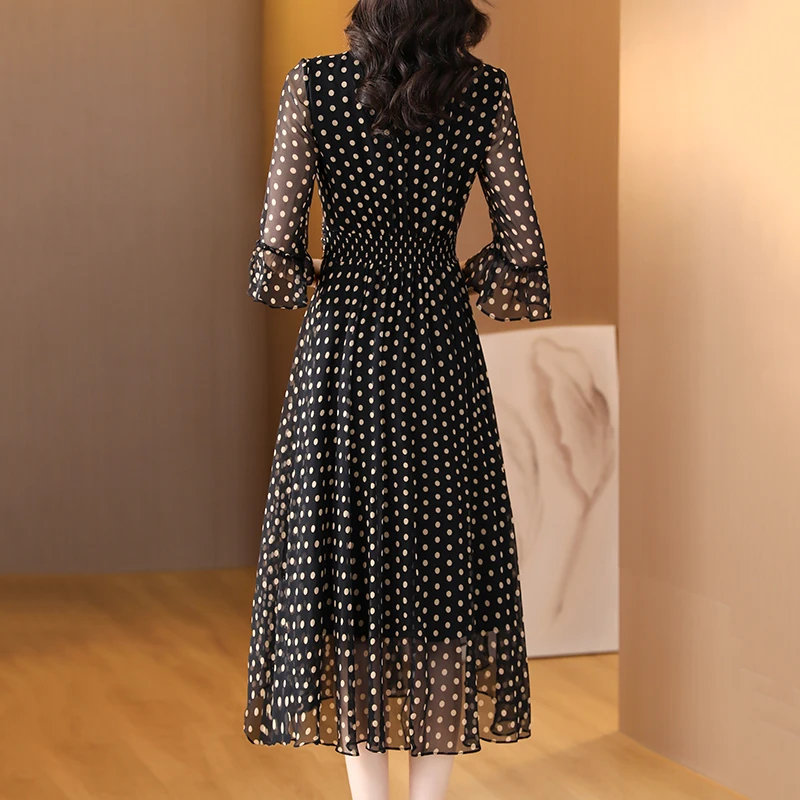 2023 Summer New Black Women's Silk Dot High end Waist Waist Slim Mom's Dress V-Neck Large Size Slim Knee Length Dress Robe