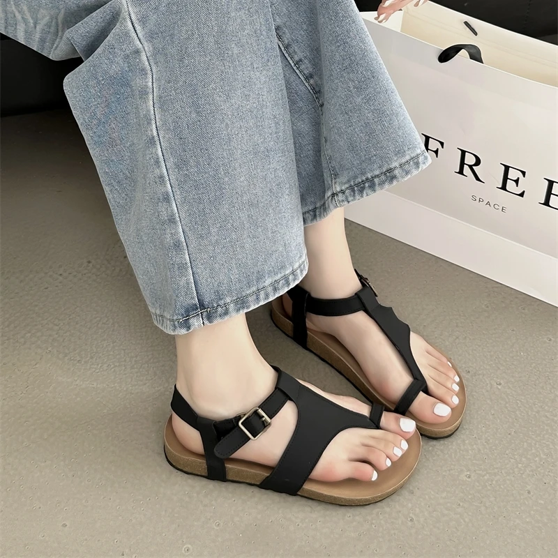 

Черные сандалии на плоской подошве, женские летние туфли-стринги, женская обувь на плоской подошве в стиле ретро на платформе с пряжкой на ремне, ленивая обувь, 2025 Sandalias Confort Mujer