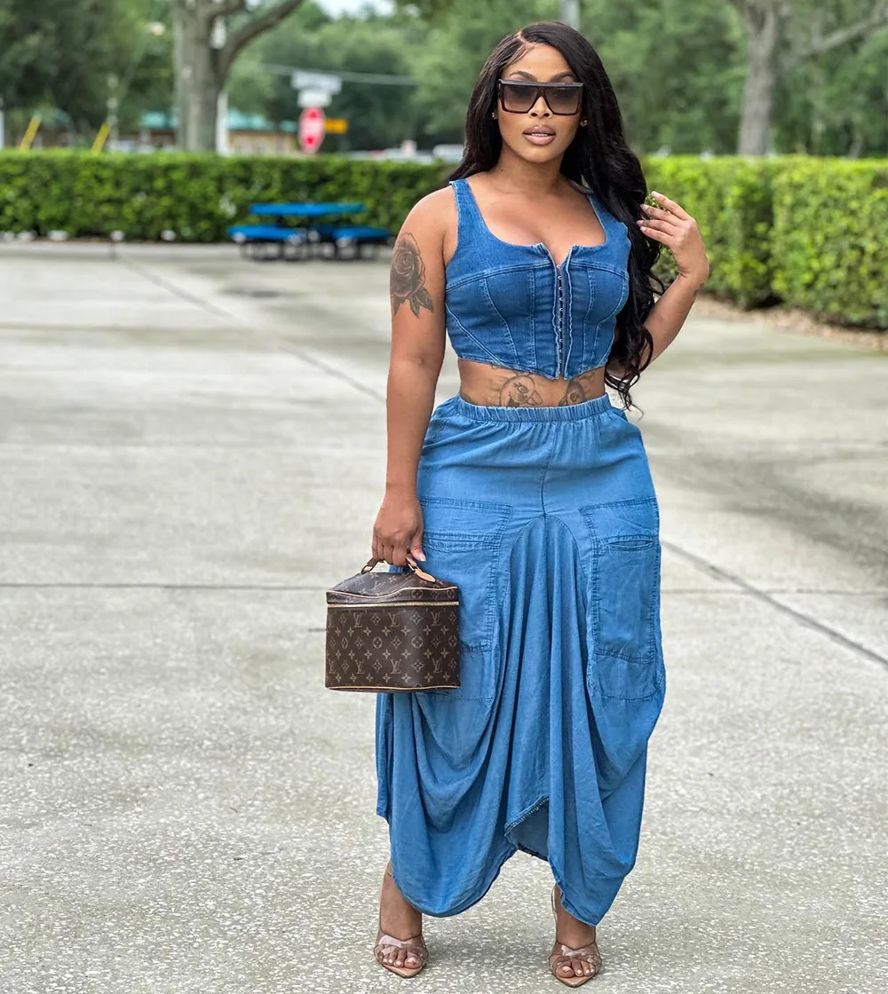 

Новинка 2023 года, джинсовый бюстье без бретелек, большой карман, длинная юбка с нерегулярным подолом, женский уличный модный сексуальный наряд из двух предметов