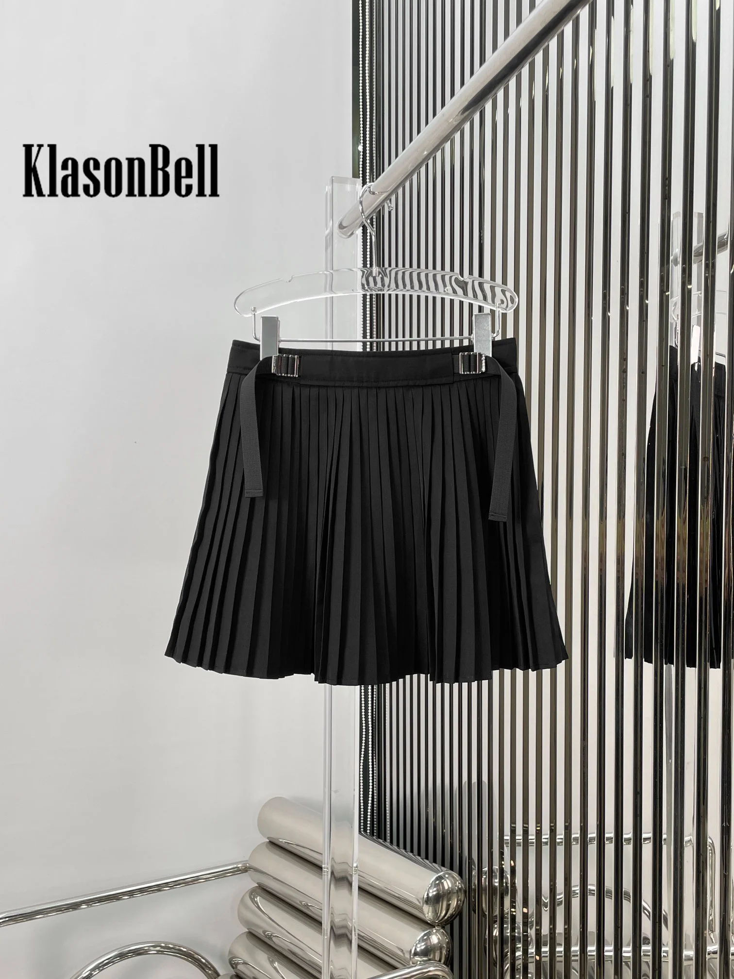 8.29 KlasonBell Women\'s Fashion Metal Buckle Sashes Collect Waist Pleated Skirt Black All-matches Back Zipper Mini Skirt