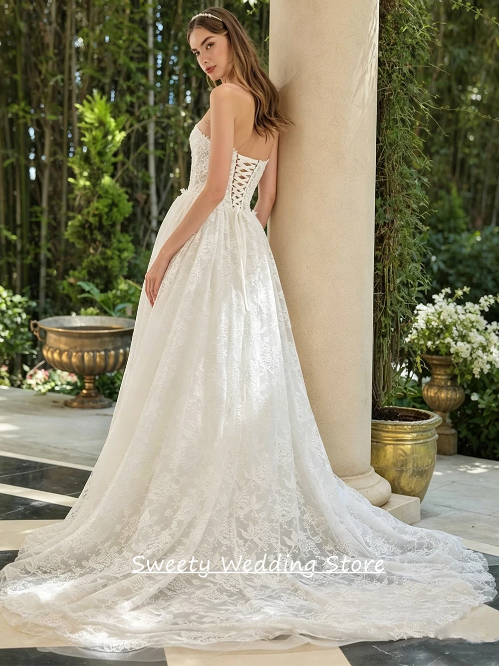 New Arrival Lace Wedding Dress Customized Strapless Sleeveless Beading Sequined Sweep Train Corset Bridal Gown for Bride