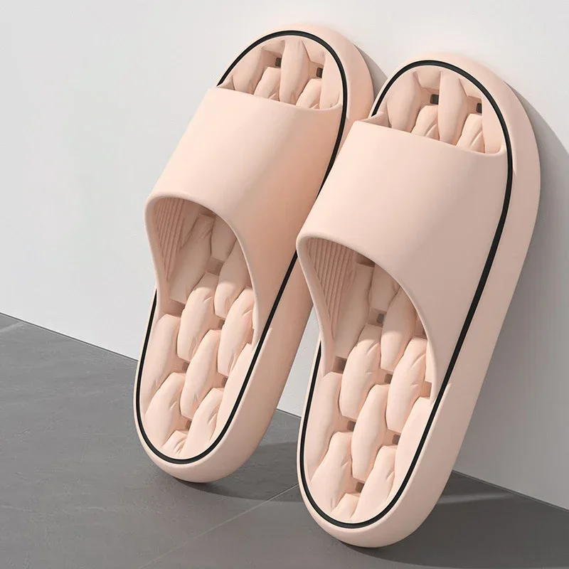 Zapatillas de casa de baño con plataforma gruesa para mujer, chanclas antideslizantes de verano 2024 con suela suave a la moda, tobogán de interior