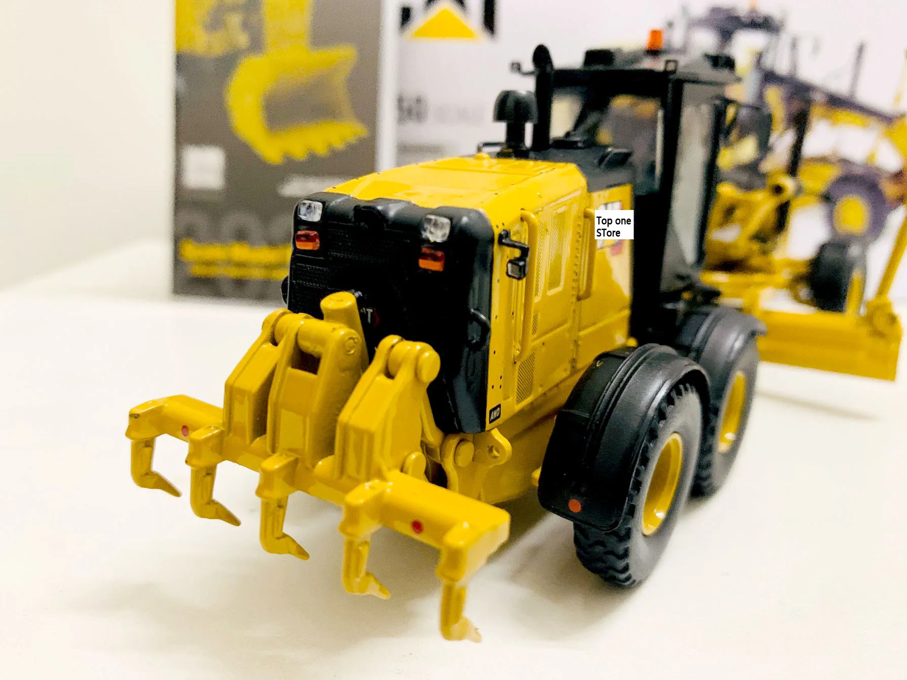 DM150 Motor Grader Metallmodell im Maßstab 1:50 von DieCast Masters DM85667 Geschenk Neu im Karton