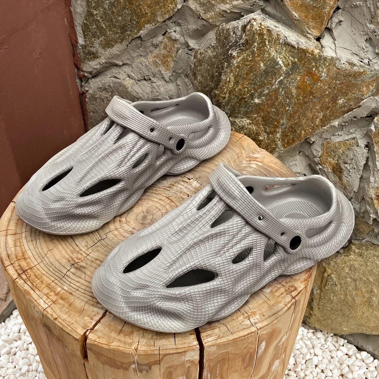 Zapatillas de moda para hombre, sandalias de plataforma antideslizantes, suaves, ligeras, de EVA, para el hogar y la playa, para verano