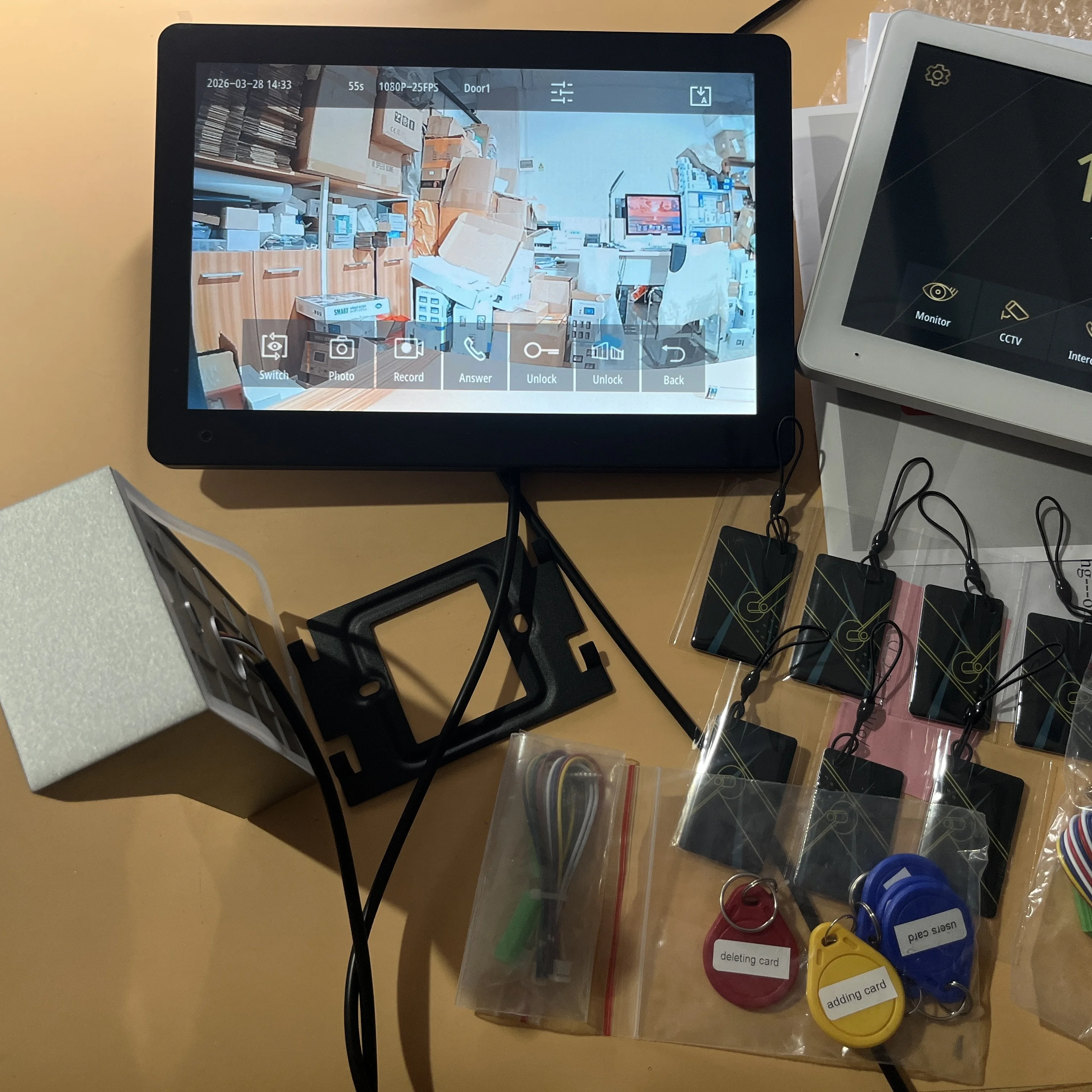 System wideodomofonowy 5w1 z 1 – Home Cinema Wall Panels recenzja i cena