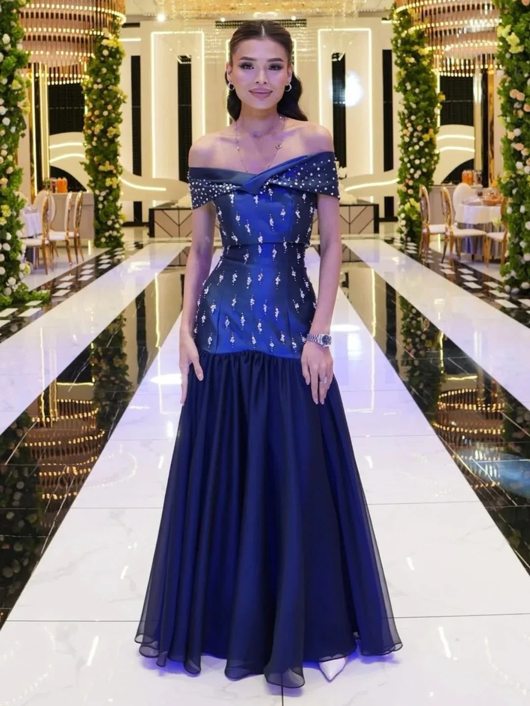 

Indie Customized Elegant Evening Dress Straight Off The Shoulder Prom Dresses Pleated Beadings Floor Length Formal Party Gowns