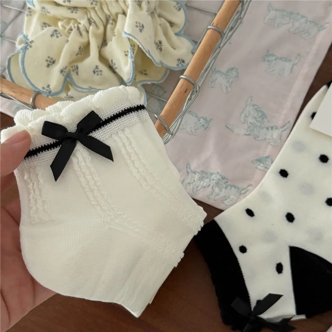 1/5 Paar Spitzen-Damensocken mit gepunkteten Schleifen, süße, modische, lässige Frühlings- und Sommersocken – Detail 4