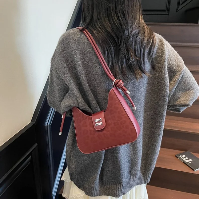 Sac fourre-tout Unique minimaliste haut de gamme pour femmes à la mode avec cuir de couleur unie et parfait pour les affaires