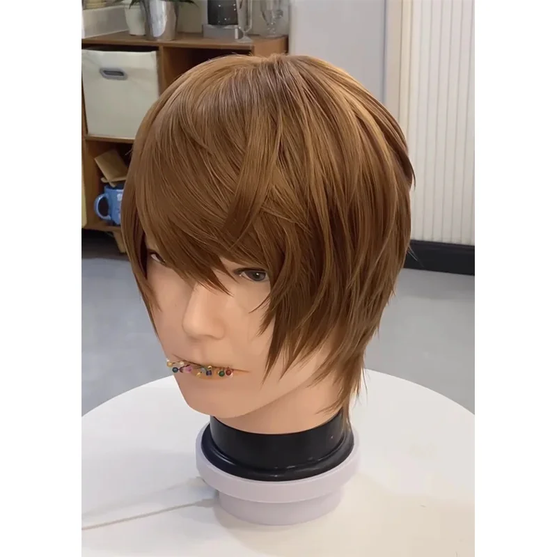 อะนิเมะ Yagami Light คอสเพลย์วิกผม 30 ซม.สั้นวิกผมสีน้ําตาลเข้มสังเคราะห์ทนความร้อนผมฮาโลวีนหมวกวิกผมฟรี