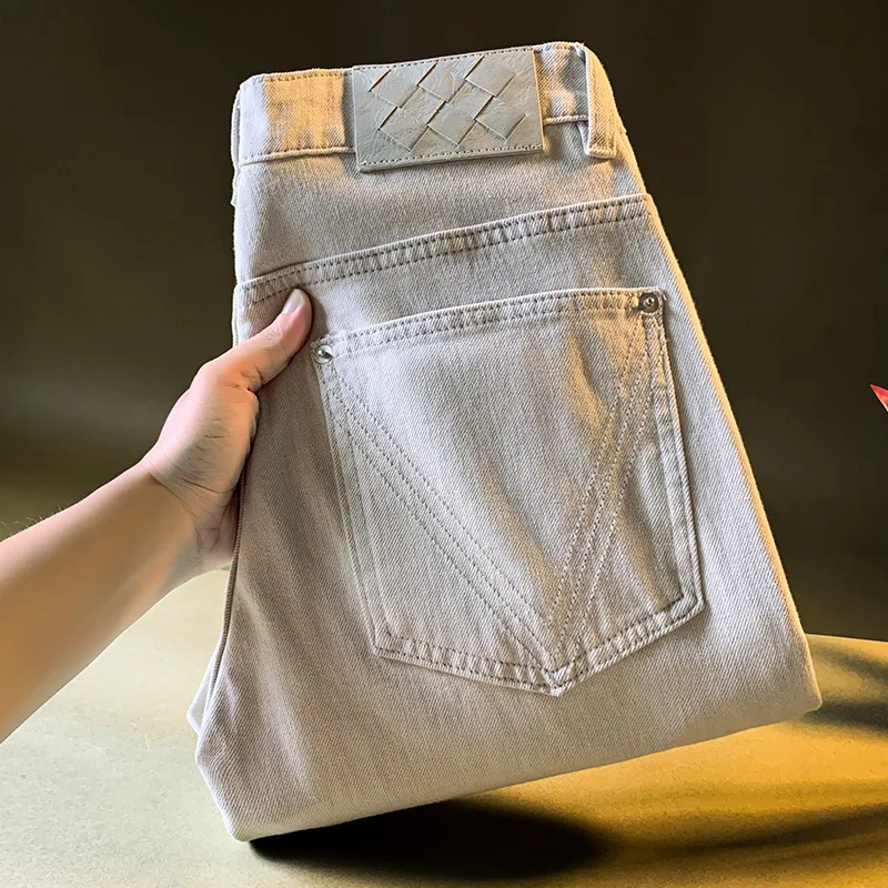 جينز بنمط جديد لخريف 2025 للرجال، عصري، فضفاض، قصة مستقيمة، رمادي-أبيض، كاجوال، راقي، مغسول