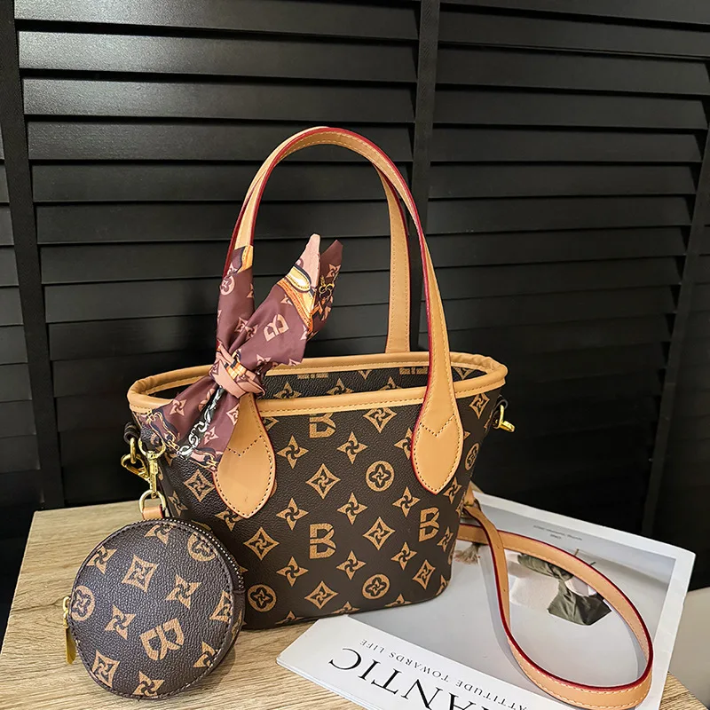 

Winter Debut Fashion Light Luxury Printed Bucket Bag Women's 2026 Trend Designer Shoulder Messenger Bag Women's Retro Handbag
