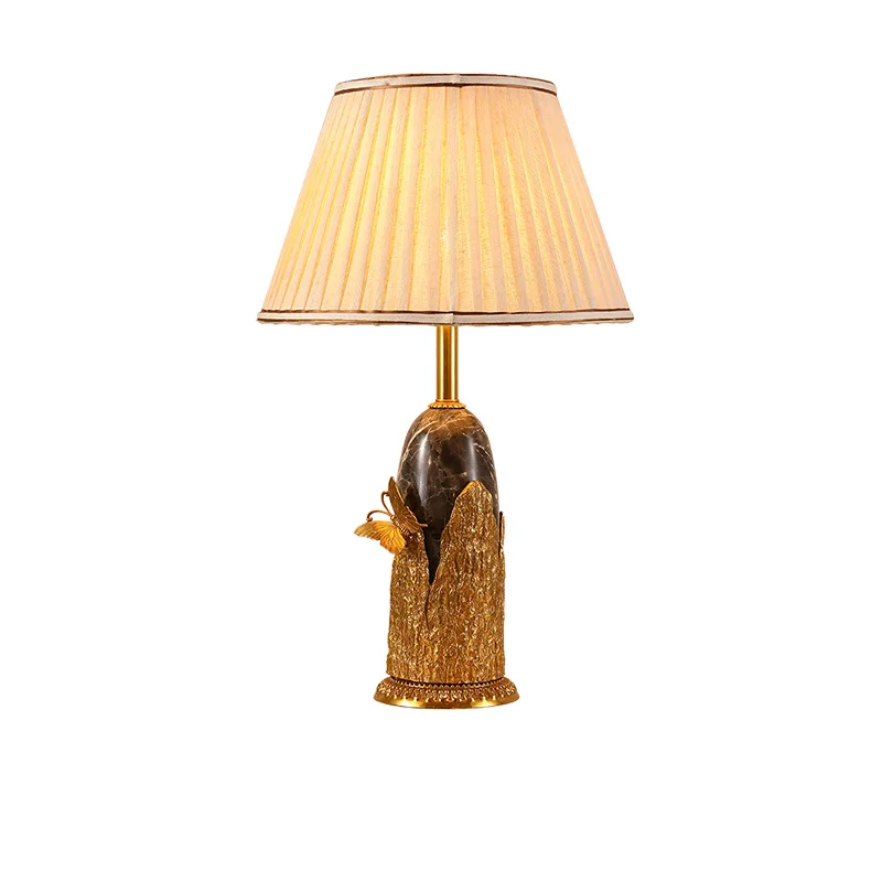 DINGFAN Wholesale Price Luxury Brass Metal Hotel Project Villa Living Room Bedroom Decorate Table Lamp