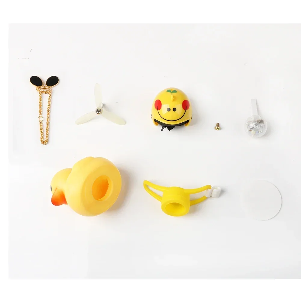 مضيئة نظارات خوذة بطة زخرفة صغيرة كسر الرياح صغيرة لطيف الأصفر بطة الطريق دراجة موتور خوذة الدراجات ديكور التماثيل