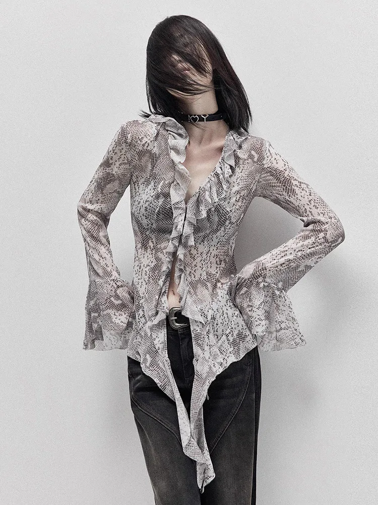 

Fashion Design Ruffle Single Breasted Shirt Casual Women V-neck Butterfly Sleeve Blouses Lady Temperament Cardigan Tops