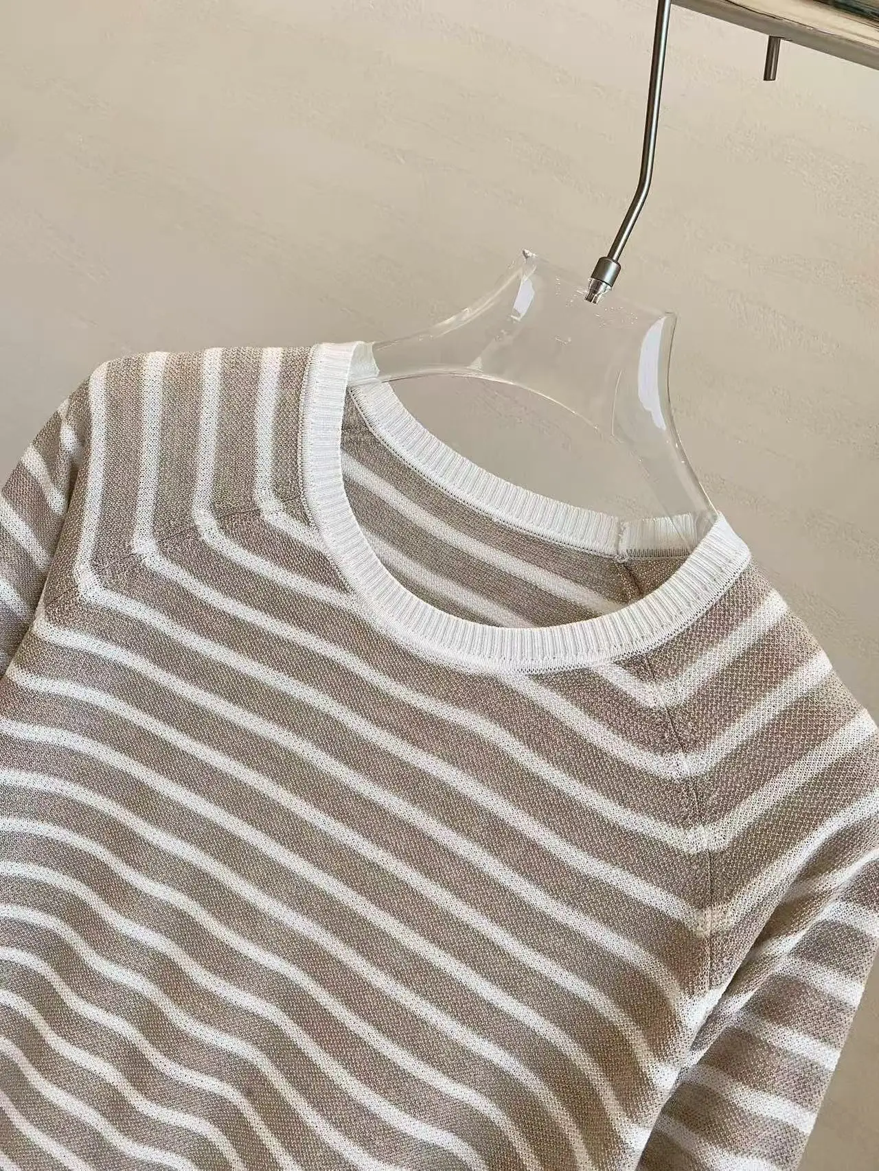 Maglione a righe da donna autunno 2025 manica lunga casual misto lino e seta pullover ampio e confortevole