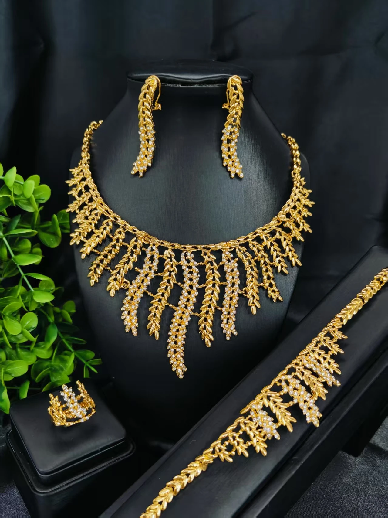 

Luxury Flower Necklace Sets For Women Wedding Dubai Gold Plated African Jewelry Set Indian Jewellery Anniversary Gifts