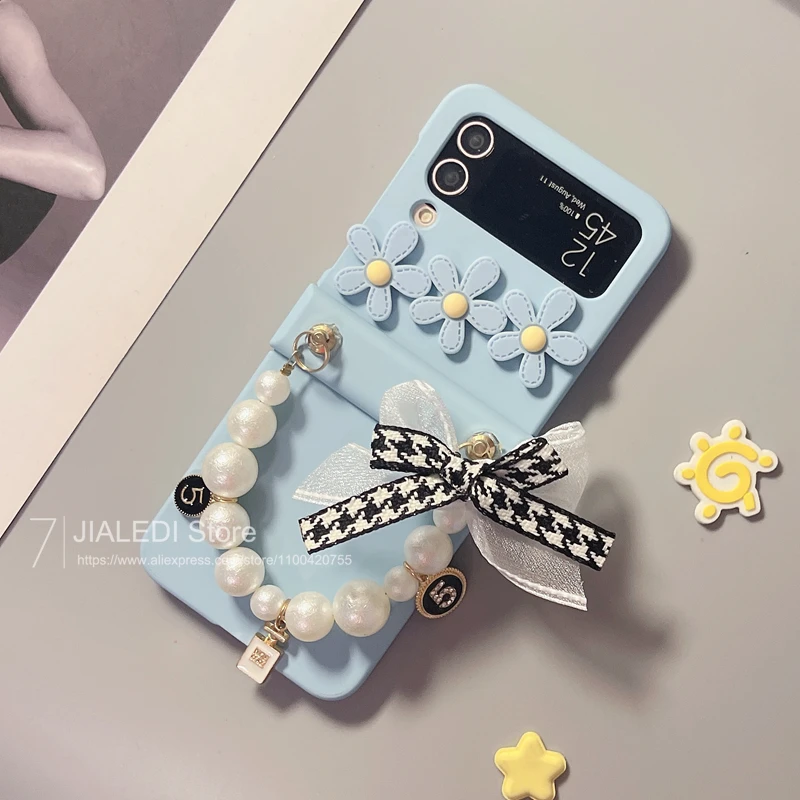 Bow Beads Bracelet Flower Hinger Phone case For Samsung Galaxy Z Flip 3 4 5 6 flip6 zflip5 Cover