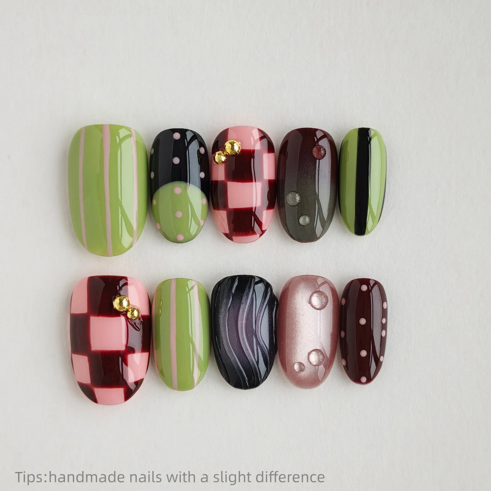 

10pcs Color Block Plaid Stripe Press On Nails Green Pink Square Short Retro Handmade Fake Nails Gold Bead Decor False Nail