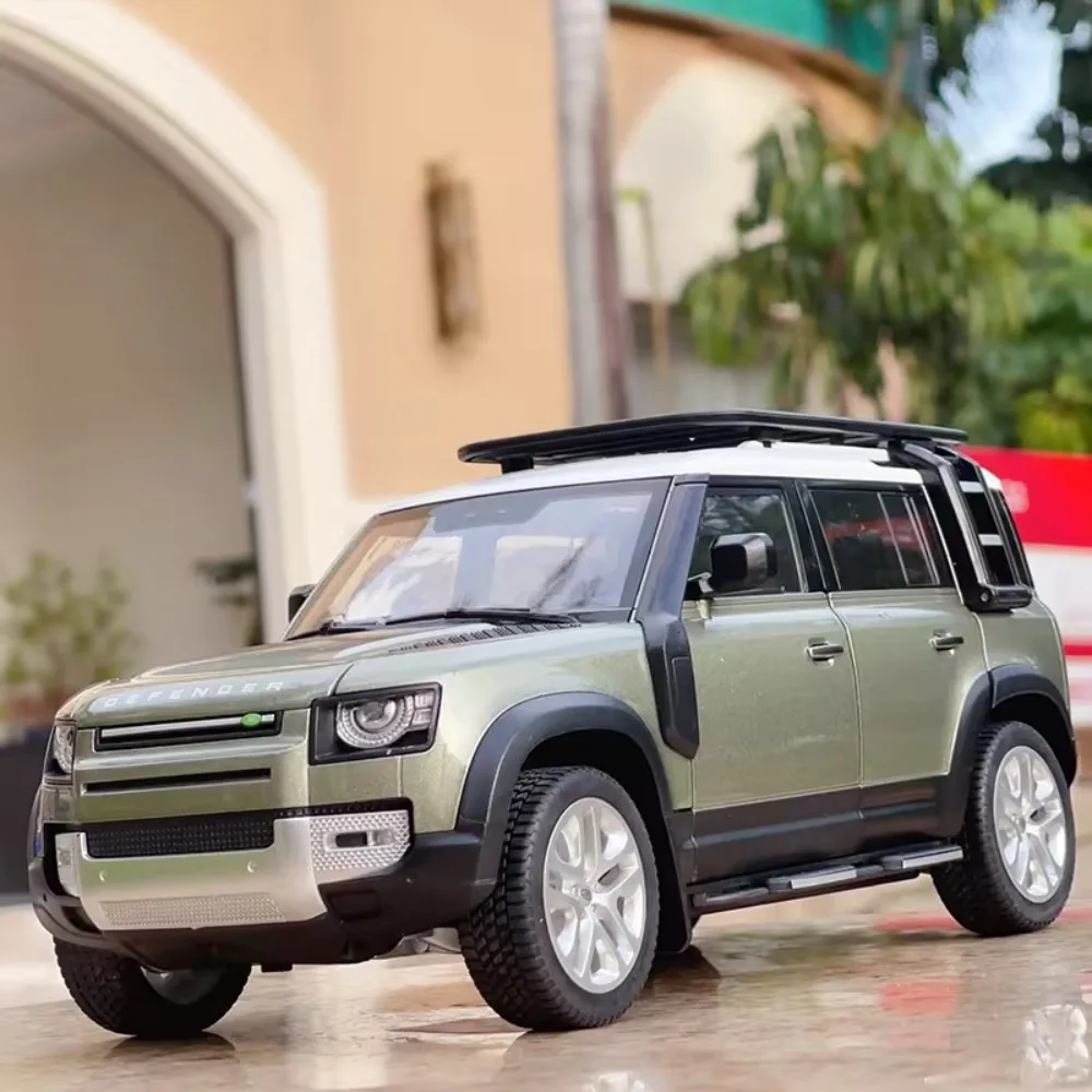 1/18 Land Rover Defender 110 Car Model Toys Alloy Diecast SUV Rubber Tires 6 Door Can Opened Sound Light Vehicles for Kids Gifts