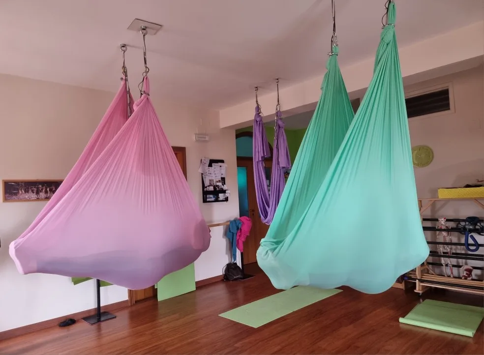 1-9m Aérea Yoga Hammock Tecido Voador Swing Bed Anti-Gravidade Trapézio Inversão Aérea Tração Toque Meditação Dispositivo