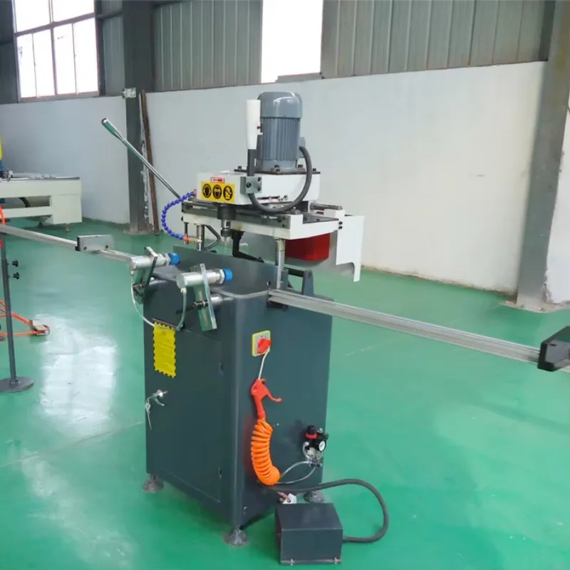 

Алюминиевая машина для изготовления окон и дверей