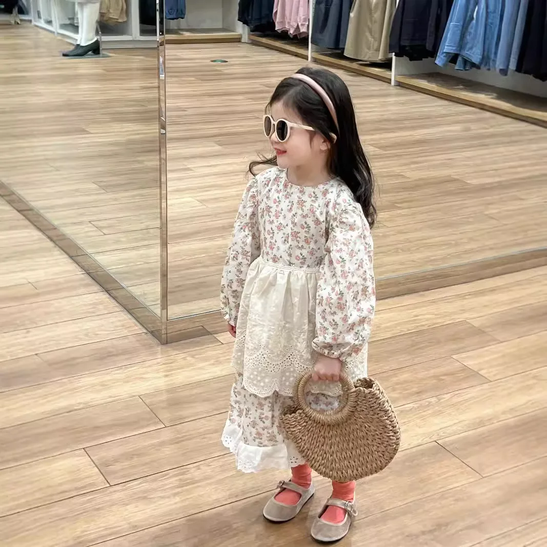 فستان بناتي 2025 فستان ربيعي للفتيات على الطراز الريفي دانتيل وزهرة مجزأة فستان طويل دانتيل الأميرة المئزر