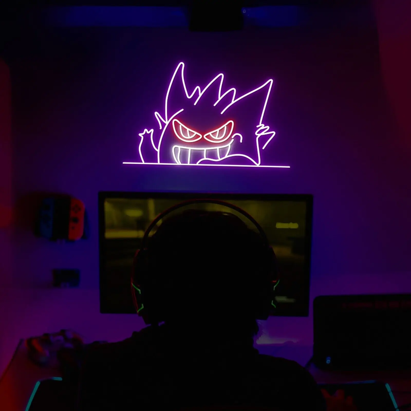

Purple Cartoon Neon Sign with Red Eyes LED Wall Art for Gaming Room Home Office Decor Cool Fun Atmosphere Lighting Unique Gift