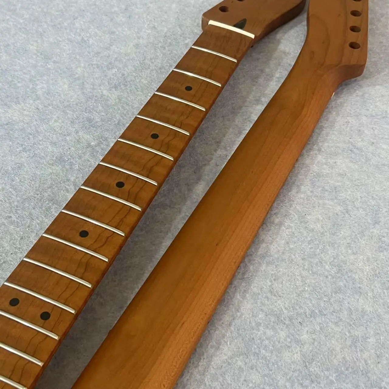

Custom Roasted Flame Maple Guitar Neck 22 Frets TL Style Maple Fingerboard for Electric Guitar