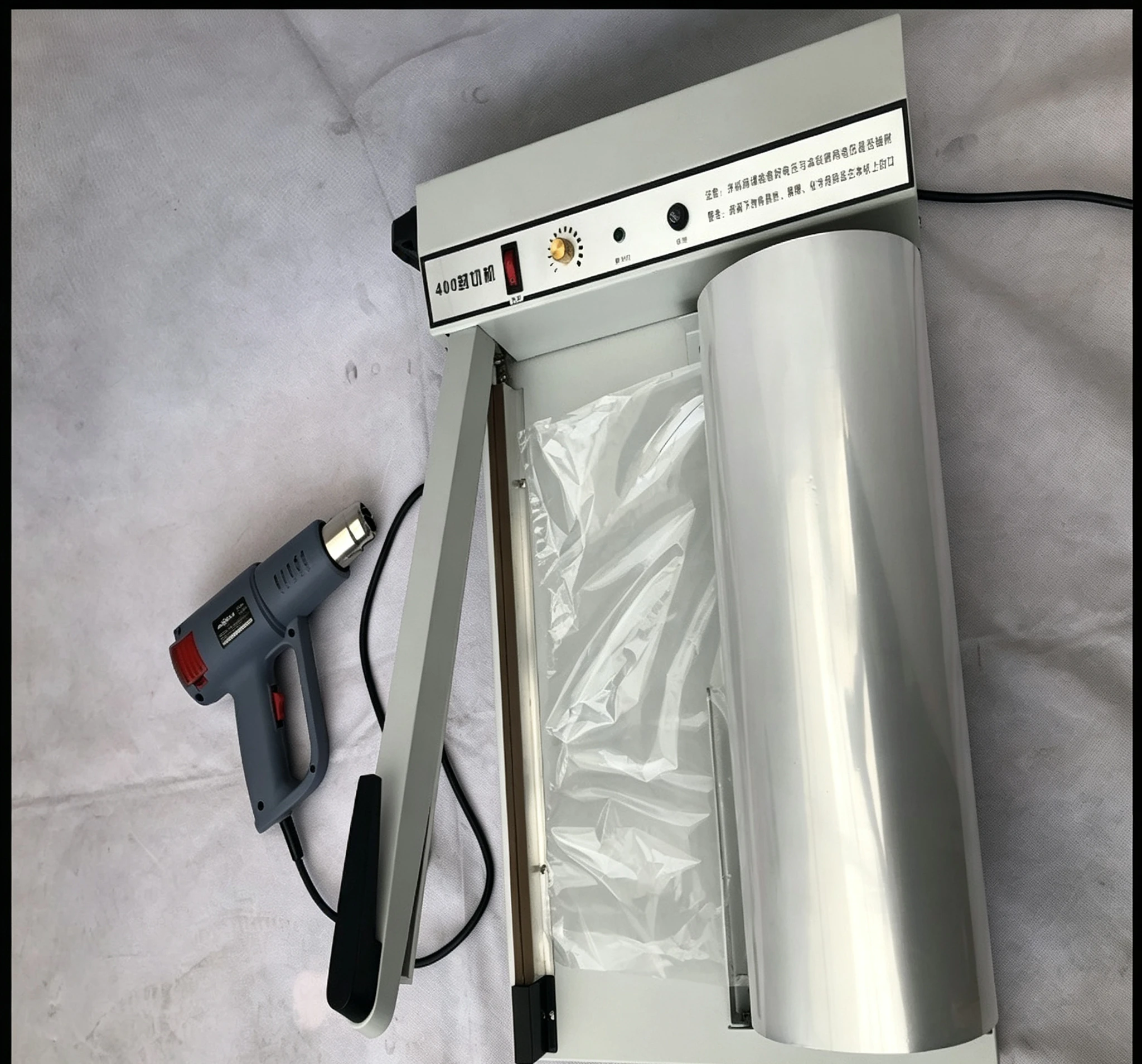 Shrink Film Sealing Cutting Machine 600mm Heat Shrink Packaging Machine with Hot Air Gun Manual Sealer Cutter for Bottle Box Jar