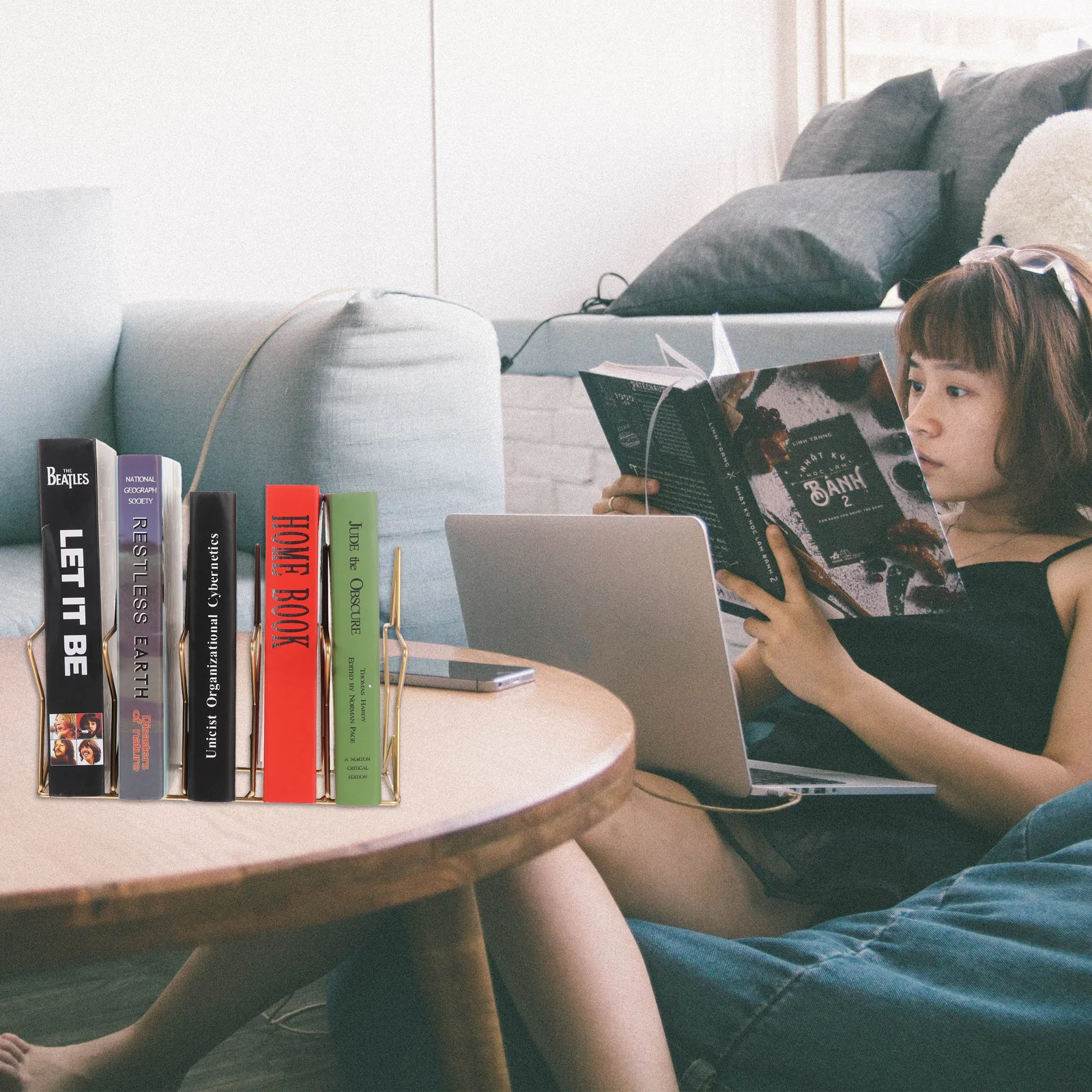 

1Pcs Desktop Book Shelf Iron Wire Bookend for Neat Document Storage Star Design Organizer for Office Study Room