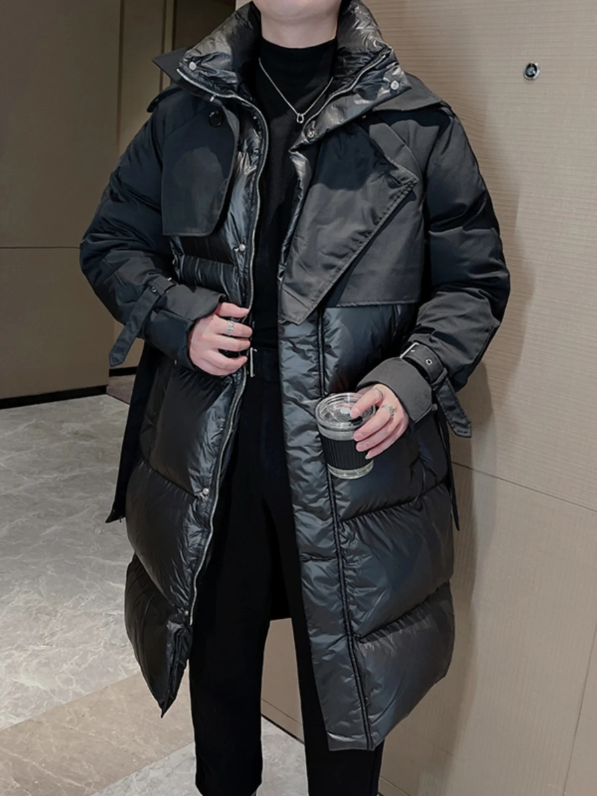 

Мужская зимняя удлиненная куртка на пуху и хлопке с поясом, свободного кроя, ниже колена, на молнии, теплая, однотонная, модная